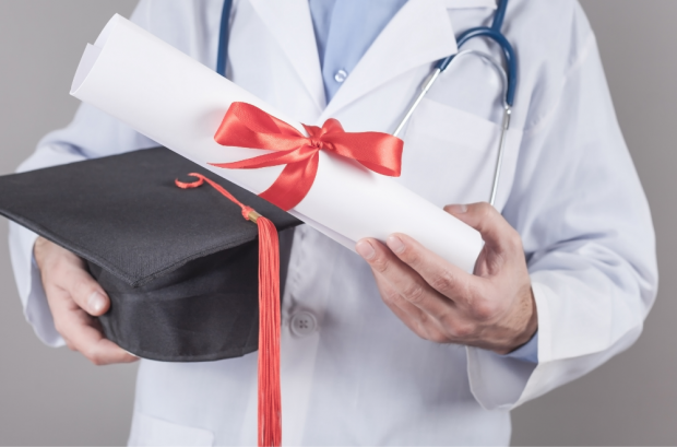 La FPSOMC convoca los Premios Jesús Galán 2022 que reconocen la dedicación al estudio académico de los huérfanos de la profesión médica